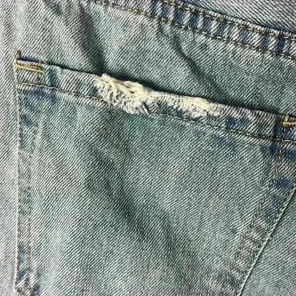 YMI Mom Fit Distressed Festival Shorts Size 7/28 - Picture 7 of 8